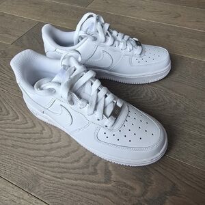 Nike Air Force 1 - White Sneakers Classic Low-Top Design